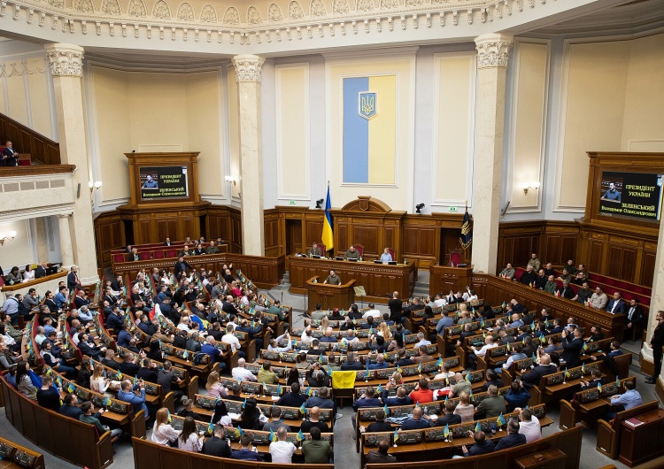 Rada Najwyższa Ukrainy Ukraina: Parlament przyjął ustawę o mobilizacji