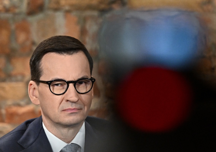 Mateusz Morawiecki Morawiecki: Wzywam Donalda Tuska, żeby zawetował pakt migracyjny