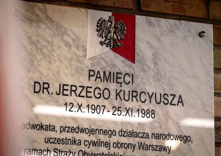 Tablica upamiętniająca mecenasa Jerzego Kurcyusza Odsłonięto tablicę upamiętniającą mecenasa Jerzego Kurcyusza