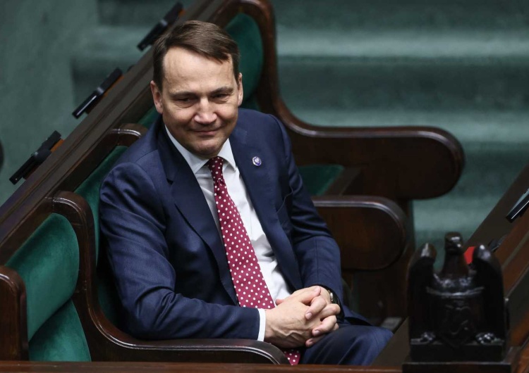 Radosław Sikorski Sikorski nie wyklucza zgody Polski na zmianę traktatów UE. „To koniec niezależnej Polski”