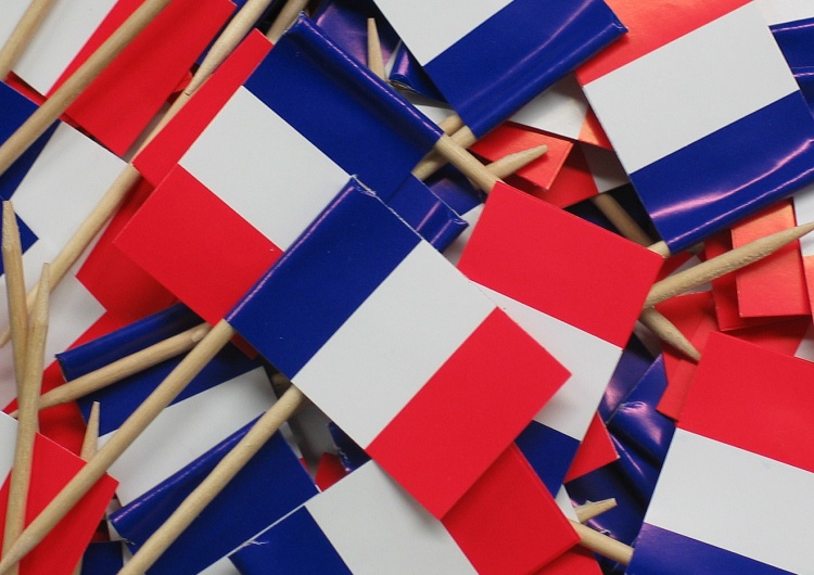 flaga Fra Niezrozumiałe alianse i zdrada ideałów - ujawniamy kulisy metamorfozy francuskiej lewicy
