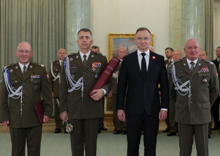 Prezydent Andrzej Duda mianował dowódców armii Prezydent Andrzej Duda mianował dowódców armii