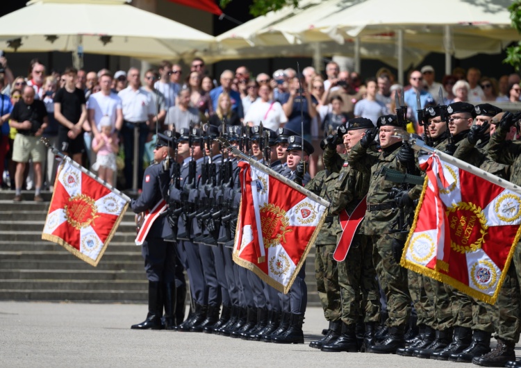 wojsko polskie Rząd Tuska chce wysłać polskich żołnierzy na Ukrainę? Co miał na myśli Sikorski?
