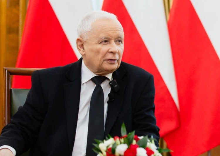 Jarosław Kaczyński Jarosław Kaczyński stanie przed komisją do spraw tzw. afery wizowej. Podano termin
