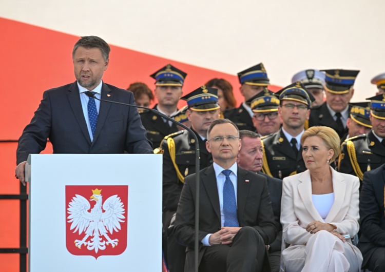 Marcin Kierwiński Państwowa Straż Pożarna szuka winnych „złego nagłośnienia” podczas przemówienia ministra Kierwińskiego