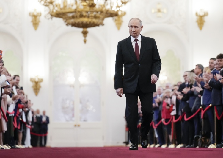 Władimir Putin Putin zaprzysiężony na kolejną kadencję w obecności m.in ambasadora Francji