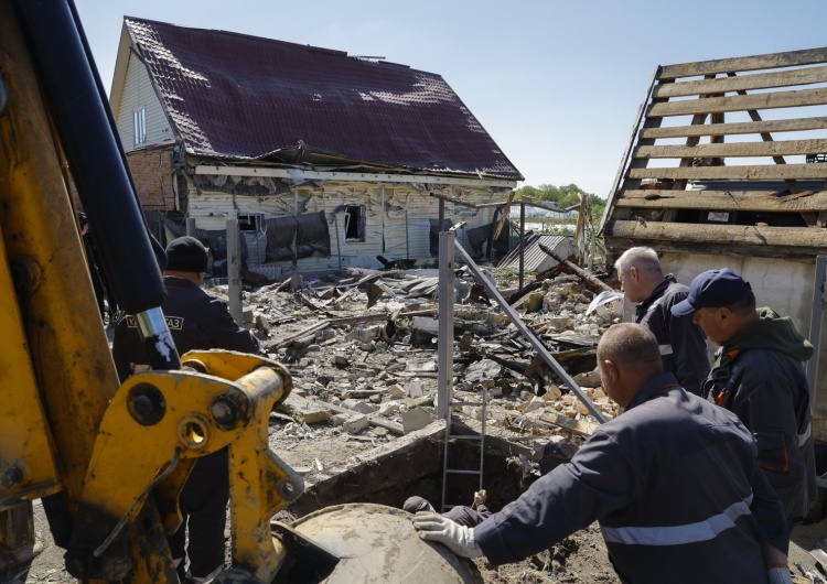 Skutki rosyjskiego bombardowania w okolicach Kijowa ISW: Rosja wykorzystuje osłabioną obronę powietrzną Ukrainy i atakuje energetykę