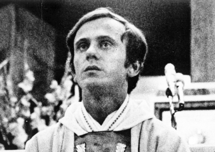 „Zło dobrem zwyciężaj”. Konkurs plastyczny opolskiej „S” w rocznicę męczeńskiej śmierci ks. Jerzego