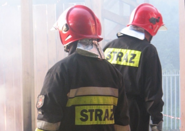 Straż pożarna / zdjęcie poglądowe Tragiczny pożar na Pomorzu: Nie żyje matka i jej 6-letnie dziecko