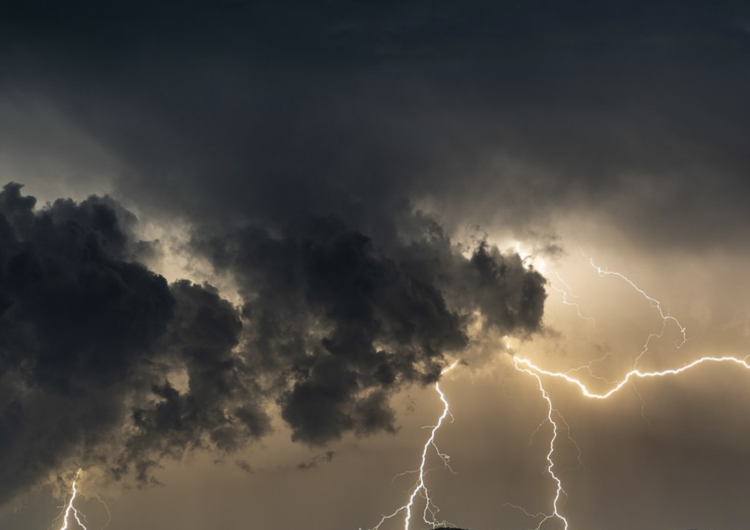 burza Burze nad polską. Strażacy odebrali setki zgłoszeń