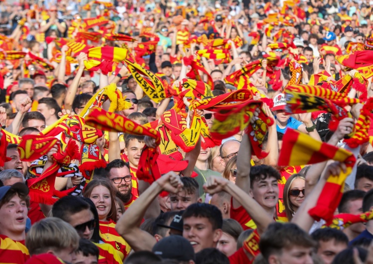Kibice Jagiellonia Białystok Jagiellonia Białystok po raz pierwszy piłkarskim mistrzem Polski