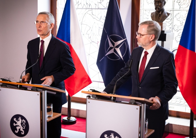 Jens Stoltenberg Stoltenberg: Ukraińcy mają prawo do samoobrony także poza swoim terytorium