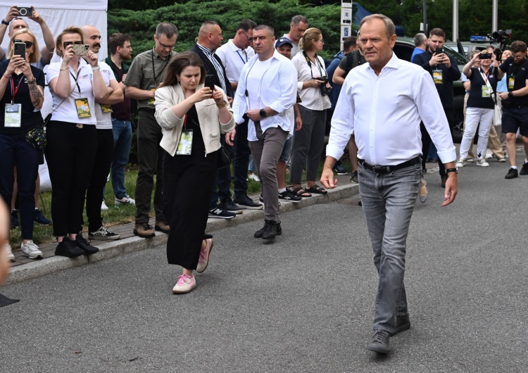 Donald Tusk Protasiewcz ujawnia kompromitujące administrację Tuska dokumenty