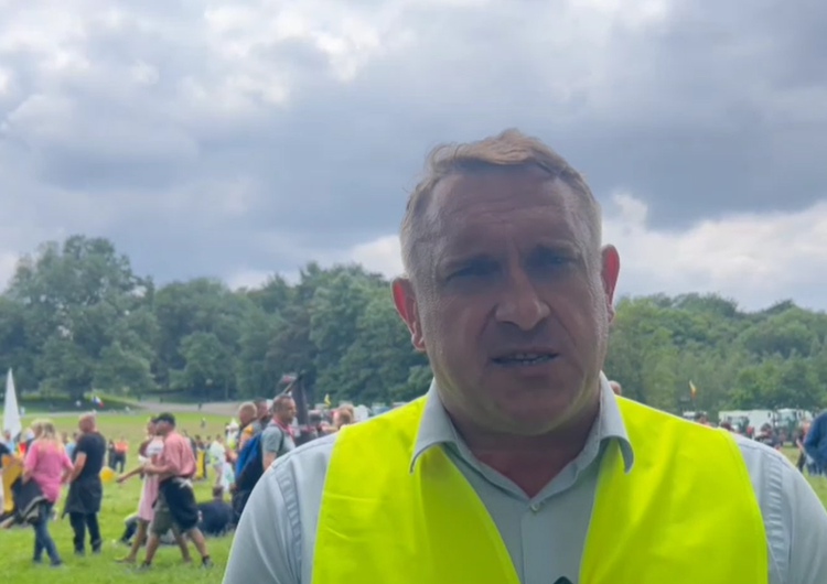 Tomasz Obszański Protest rolników w Brukseli. Tomasz Obszański ujawnia: Organizacji rolniczych z Polski jest tutaj najwięcej
