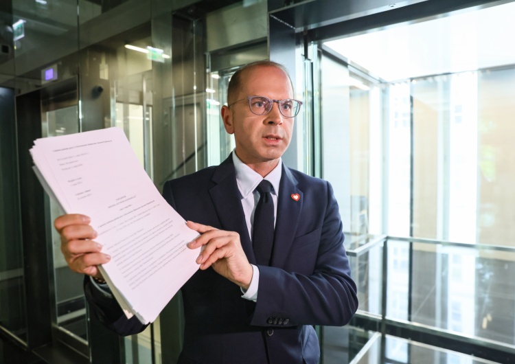 Szczerba chce kary dla Kaczyńskiego Komisja ds. tzw. afery wizowej chce ukarania Jarosława Kaczyńskiego