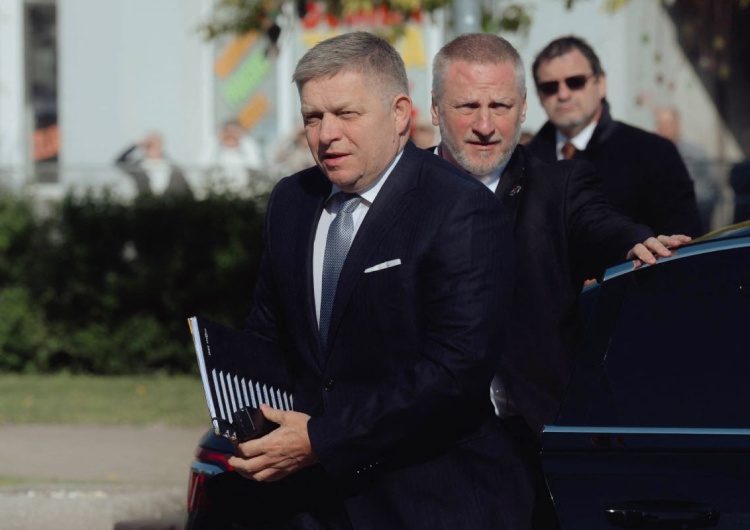 Robert Fico zabrał głos pierwszy raz po zamachu Robert Fico zabrał głos pierwszy raz po zamachu. Padły mocne słowa