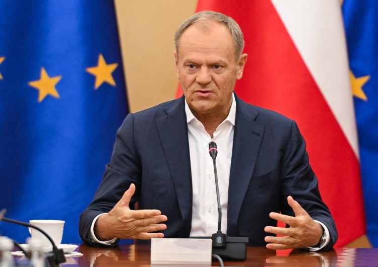 Donald Tusk Donald Tusk znowu wyjedzie do Brukseli? „Ewidentnie szykuje podbudowę”