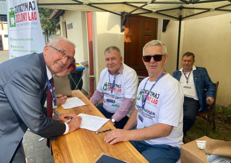  Zatrzymaj Zielony Ład. W całej Polsce trwa zbiórka podpisów o przeprowadzenie referendum [FOTO]