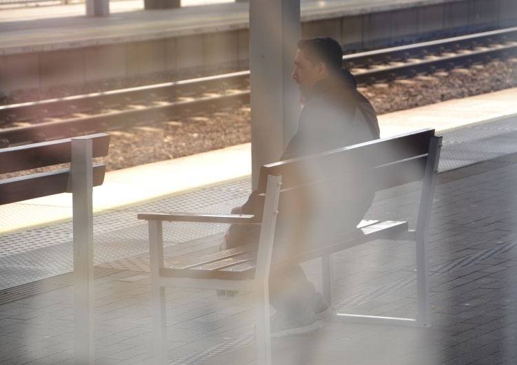 Imigrant na stacji w Zielonej Górze  Granica polsko-niemiecka. Dane polskie różnią się od niemieckich o ponad tysiąc osób