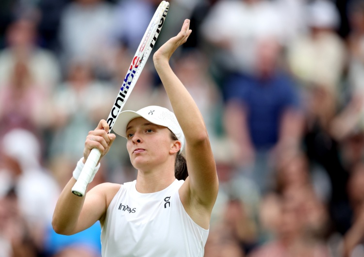 Iga Świątek Wimbledon: Iga Świątek wygrała z amerykańską tenisistką i awansowała do drugiej rundy