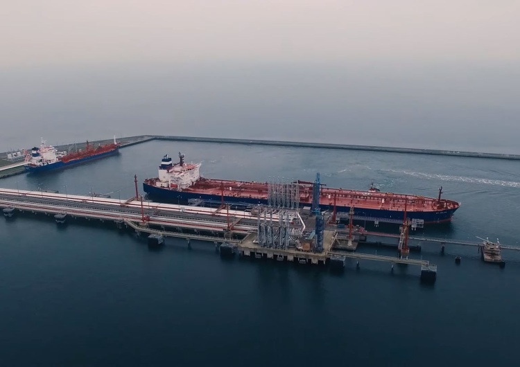 Naftoport w Gdańsku Szokujące decyzje Scholza i Tuska ws. polskiego naftoportu