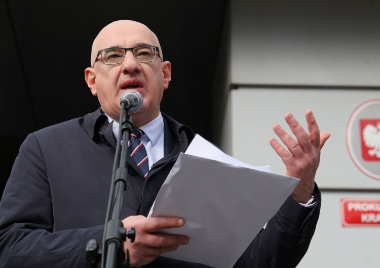 Prokurator Michał Ostrowski Prokurator i policja w KRS. Zastępcy prokuratora generalnego Adama Bodnara wydali komunikat