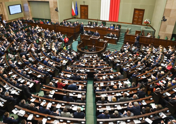 Sejm RP Nowy sondaż. Wzrost Konfederacji