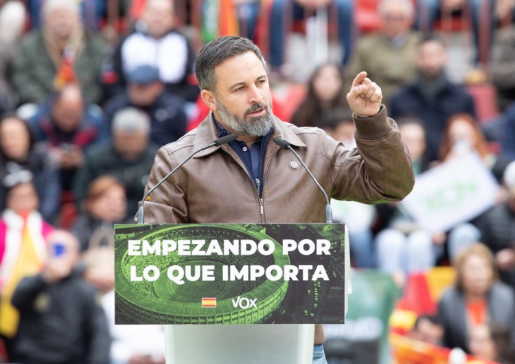 Lider VOX Santiago Abascal Hiszpańska VOX opuszcza grupę EKR i dołącza do nowej grupy Orbana