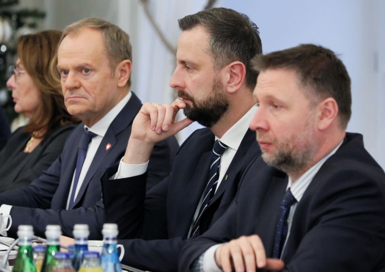 Premier Donald Tusk, szef MON Władysław Kosiniak-Kamysz oraz były szef MSWiA Marcin Kierwiński Potężne uderzenie w Obronę Cywilną województw ściany wschodniej