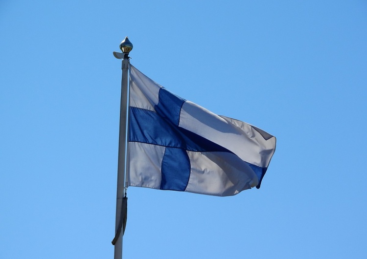 Flaga Finlandii Finowie ujawniają niepokojące działania Rosji