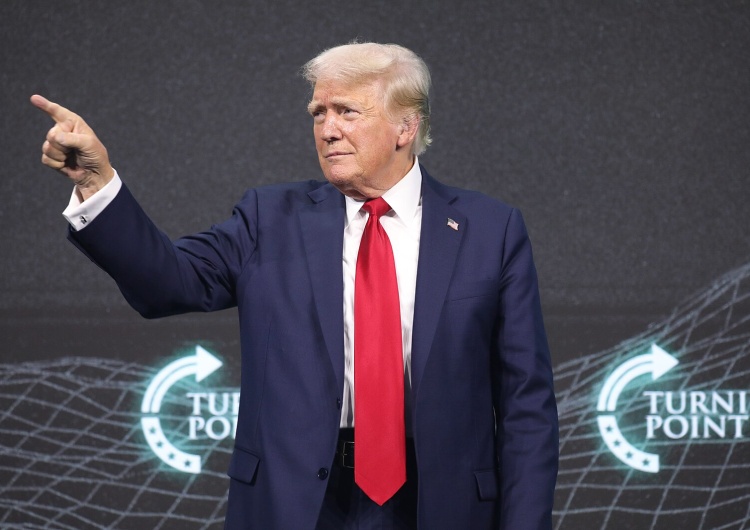 Donald Trump Robert Kennedy jr. wycofał się z wyścigu o prezydenturę i poparł Trumpa