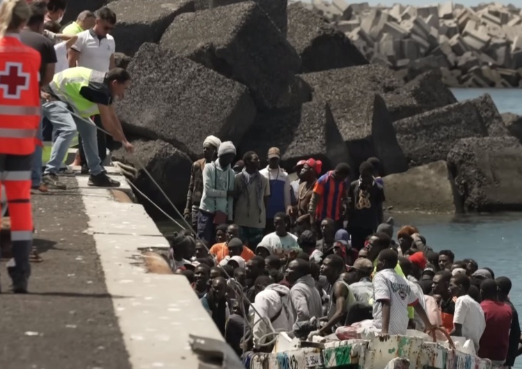 Migranci / zdjęcie poglądowe Duży napływ migrantów na włoską wyspę Lampedusa