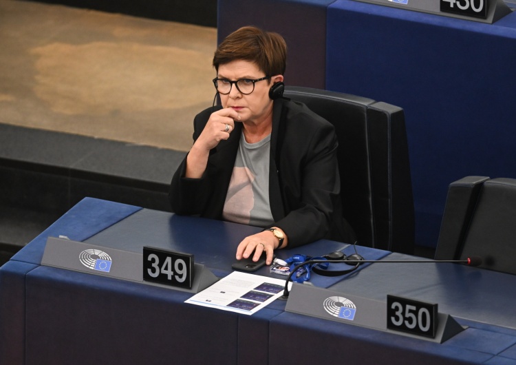 Beata Szydło Szydło: von der Leyen porobiła sobie zdjęcia we Wrocławiu, Polska zostaje ze zgliszczami