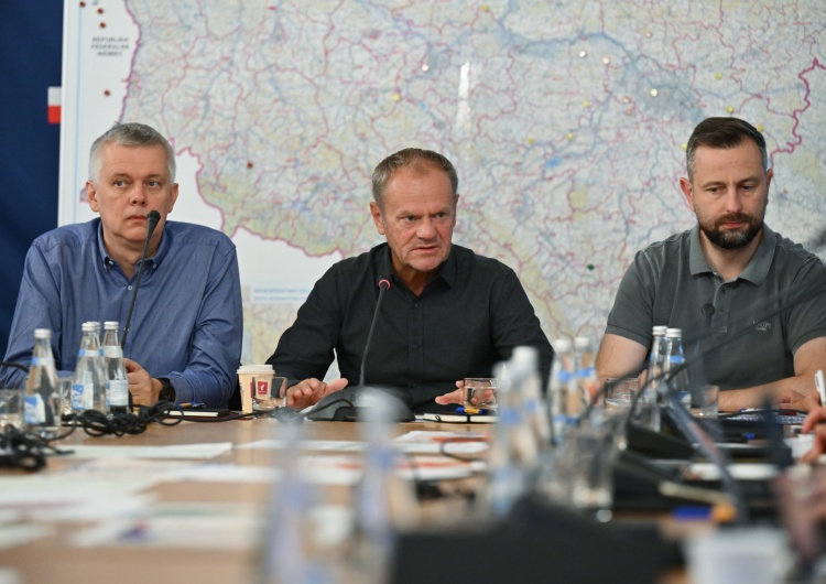 Donald Tusk Dyrektor IMGW zaatakował media, które cytowały rzecznika kompromitującego Tuska