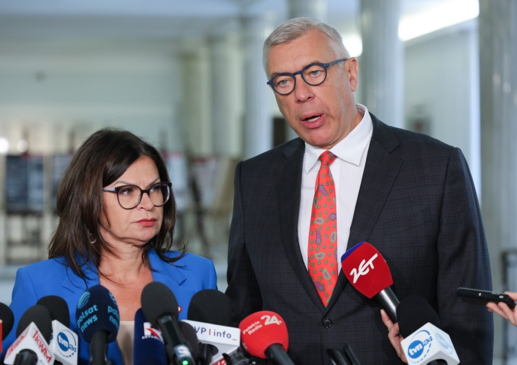 Konferencja Romana Giertycha Giertych zarzuca Radiu Maryja