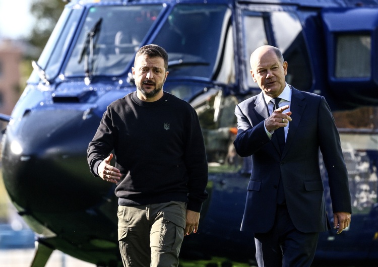 Wołodymyr Zełenski i Olaf Scholz Kanclerz Scholz zapowiedział pakiet pomocy wojskowej dla Ukrainy