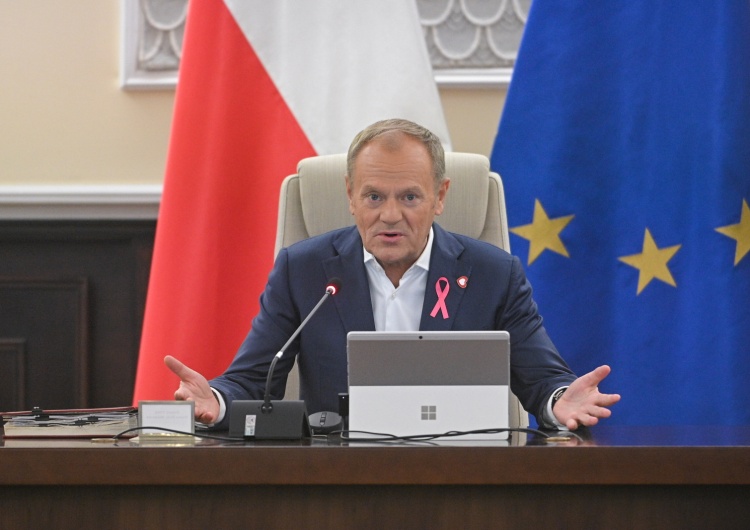 Donald Tusk Rok po wyborach parlamentarnych Polacy miażdżąco ocenili rząd Tuska [SONDAŻ]