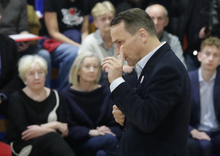 Szef MSZ Radosław Sikorski