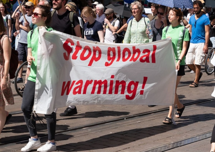 Protest przeciwko zmianom klimatu Niemieccy eksperci żądają prawa do azylu dla