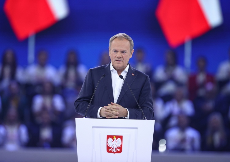 Donald Tusk Zbigniew Kuźmiuk: Rocznica rządów Tuska. Wzrost chwilówek o 53 proc. i wznowienie sprzedaży „na zeszyt”