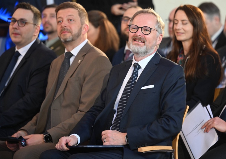 Jan Lipavsky, Vit Rakusan, Petr Fiala Czechy uniezależniają się od Rosji po 60 latach