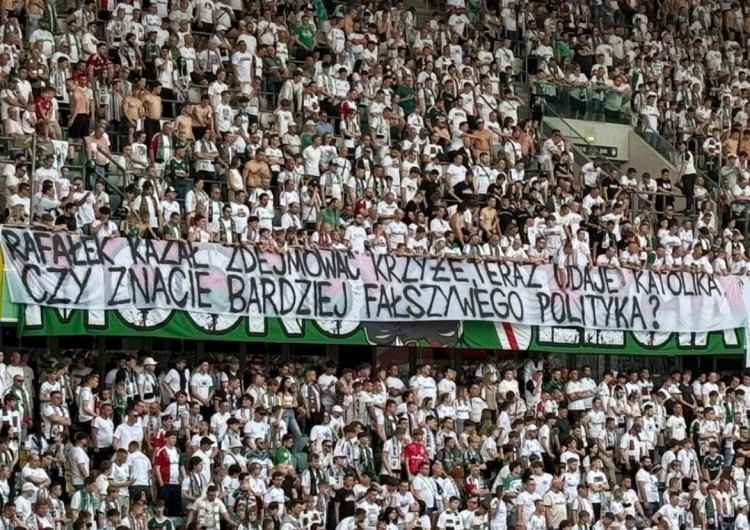 stadion Prokuratura Bodnara ściga kibiców Legii za transparenty