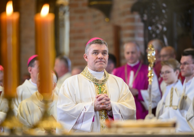 Ingres abp. Zielińskiego do katedry pw. Świętych Apostołów Piotra i Pawła w Poznaniu Ingres abp. Zielińskiego: służyć braciom i być znakiem jedności w wierze