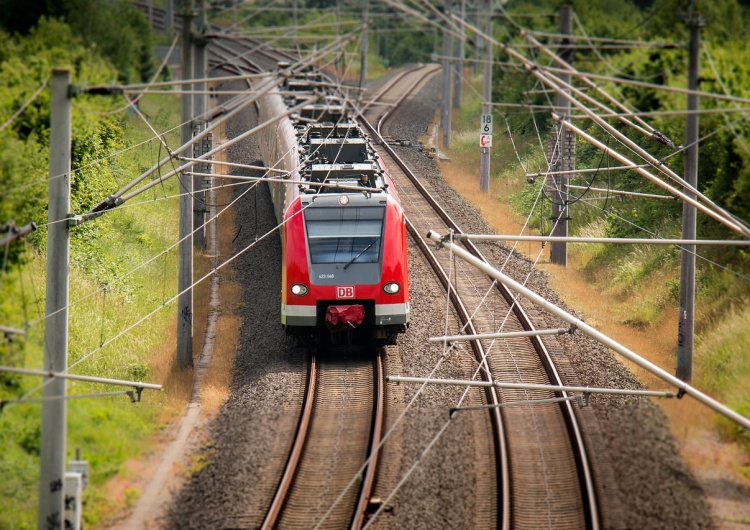 Pociąg Deutsche Bahn, zdjęcie poglądowe Niemieckie DB Cargo zwolni tysiące pracowników