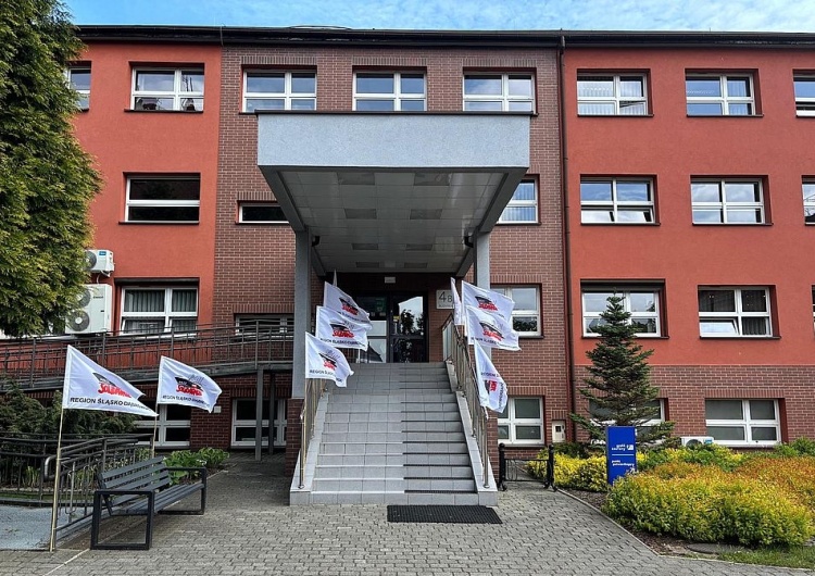 Urząd Miejski w Wodzisławiu Śląskim Solidarność oflagowała Urząd Miejski w Wodzisławiu Śląskim