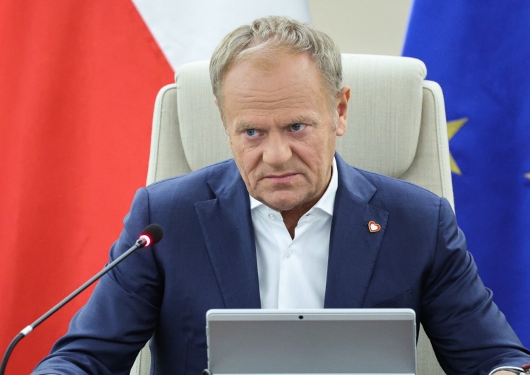 Premier Donald Tusk Koalicjanci zyskują, atakując Tuska