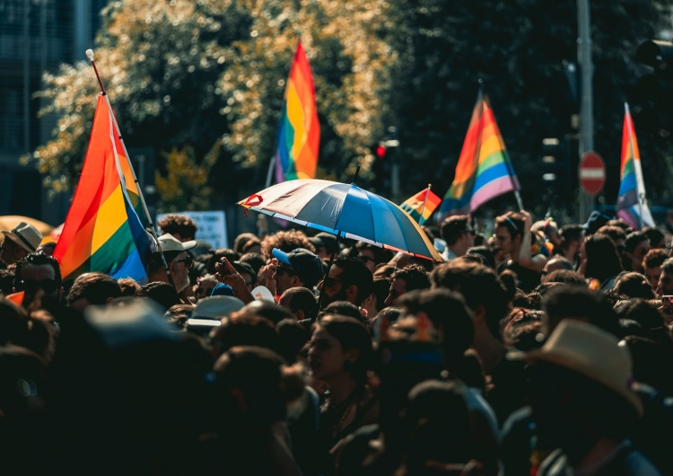 Parada LGBT, zdjęcie podglądowe Czy ideologia woke chyli się ku upadkowi?