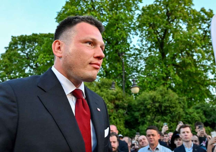 Partia Sławomira Mentzena może zostać zdelegalizowana Media: Mentzen straci partię. Będzie wniosek o delegalizację
