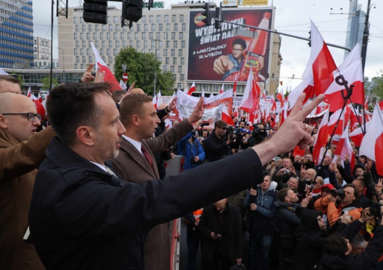 Marsz przeciwko imigracji Ulicami Warszawy idzie Narodowy Marsz Przeciw Imigracji