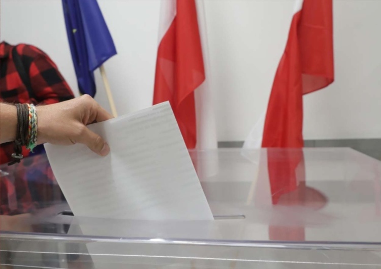 urna wyborcza - zdjęcie ilustracyjne Jaką wspólnotą będziemy po wyborach?